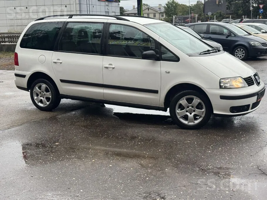 Seat Alhambra 2009 photo 4