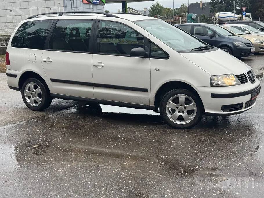 Seat Alhambra 2009 photo 2