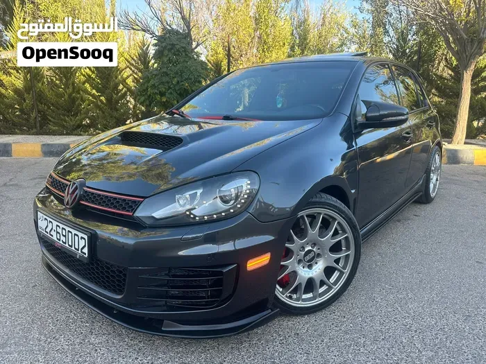 Volkswagen Golf 2012 photo 2
