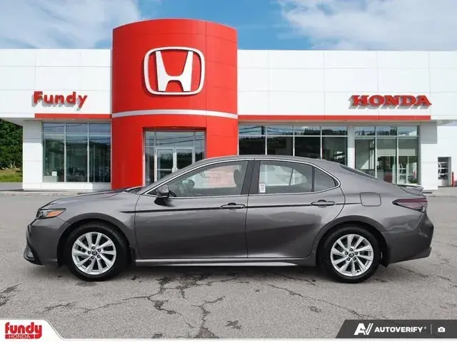 Toyota Camry 2024 photo 2