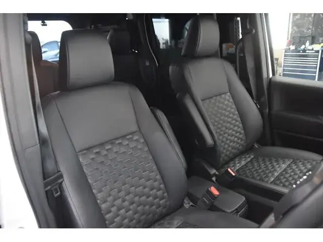 Toyota Voxy 2023 photo 4