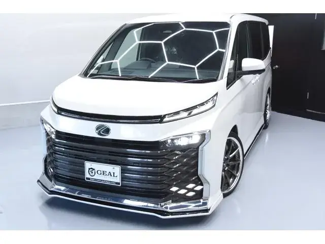 Toyota Voxy 2023 photo 2