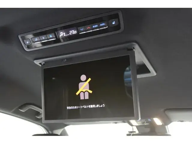 Toyota Voxy 2023 photo 5