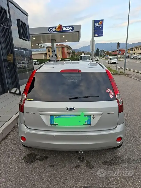 Ford Fiesta 2008 photo 2