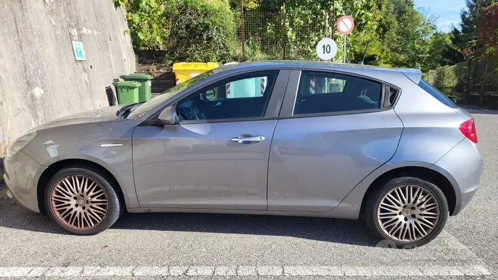 Alfa Romeo Giulietta 2018 photo 2