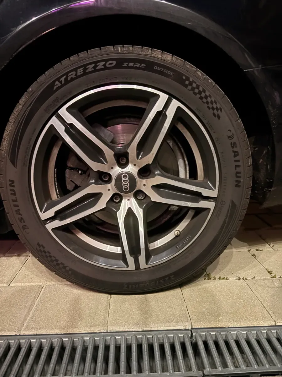 Audi A4 2011 photo 3