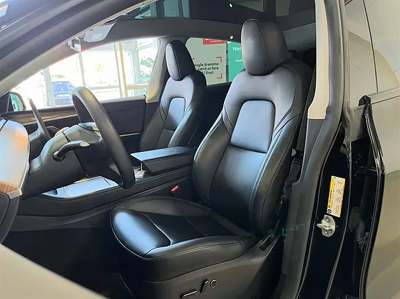 Tesla Model Y 2023 photo 5