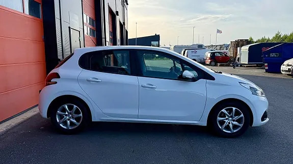 Peugeot 208 2019 photo 4