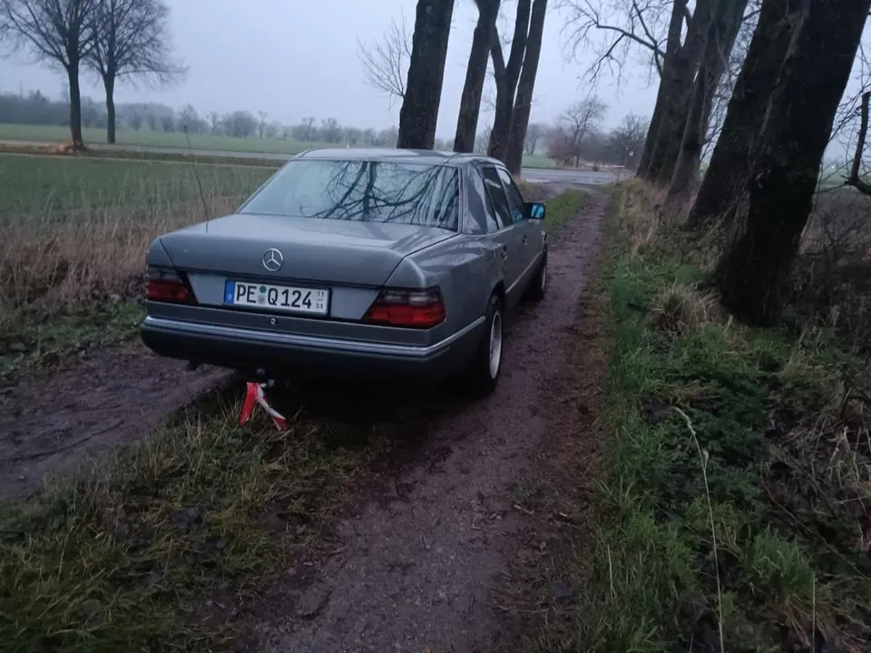 Mercedes-Benz W124