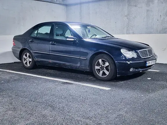 Mercedes-Benz C200