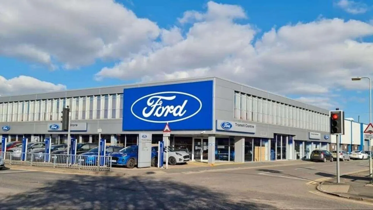 Ford Kuga 2023 photo 2