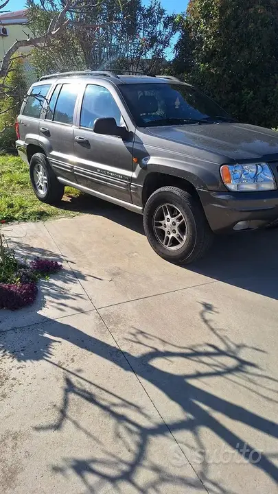 Jeep Grand Cherokee 2001 photo 2