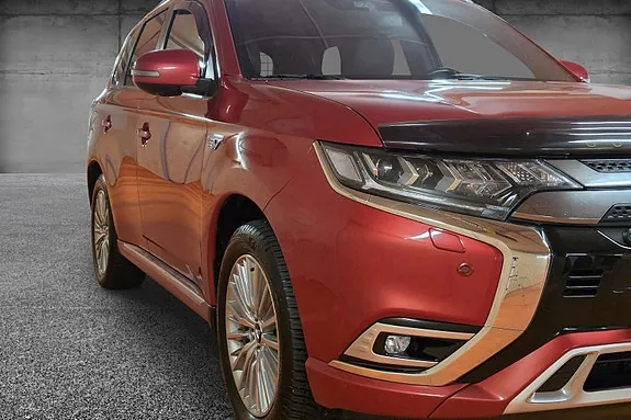 Mitsubishi Outlander 2018 photo 2