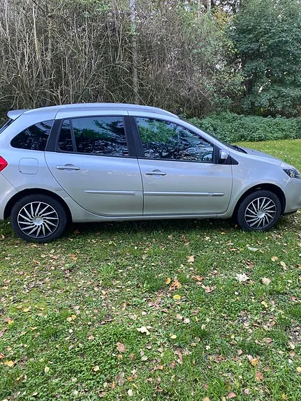 Renault Clio Iii 2010 photo 3
