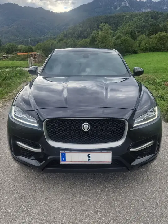 Jaguar F-Pace 2019 photo 3