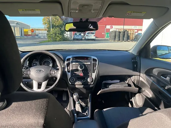 Kia Ceed 2010 photo 5