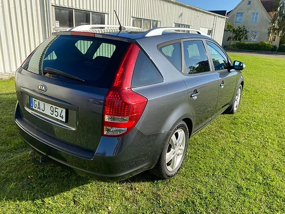 Kia Ceed 2010 photo 4