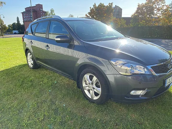 Kia Ceed 2010 photo 2