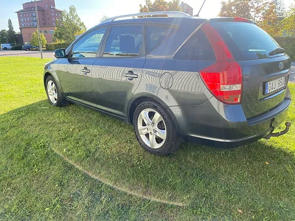 Kia Ceed 2010 photo 3