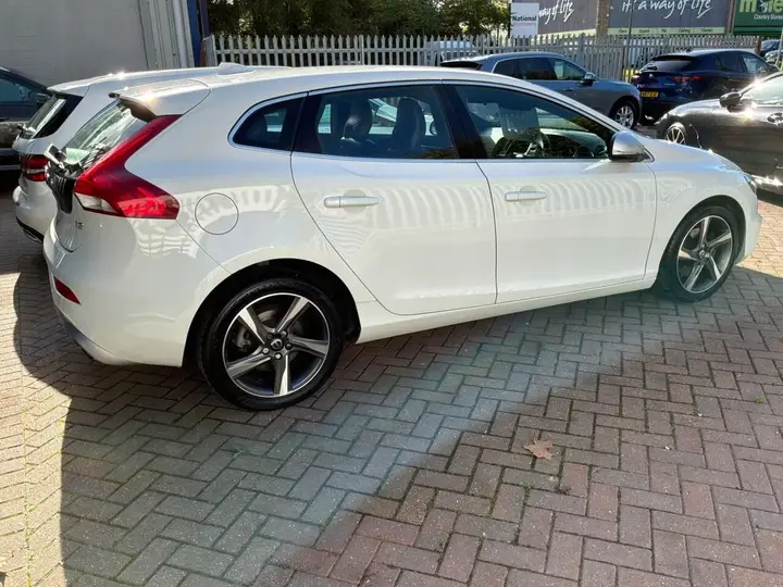 Volvo V40 2016 photo 3