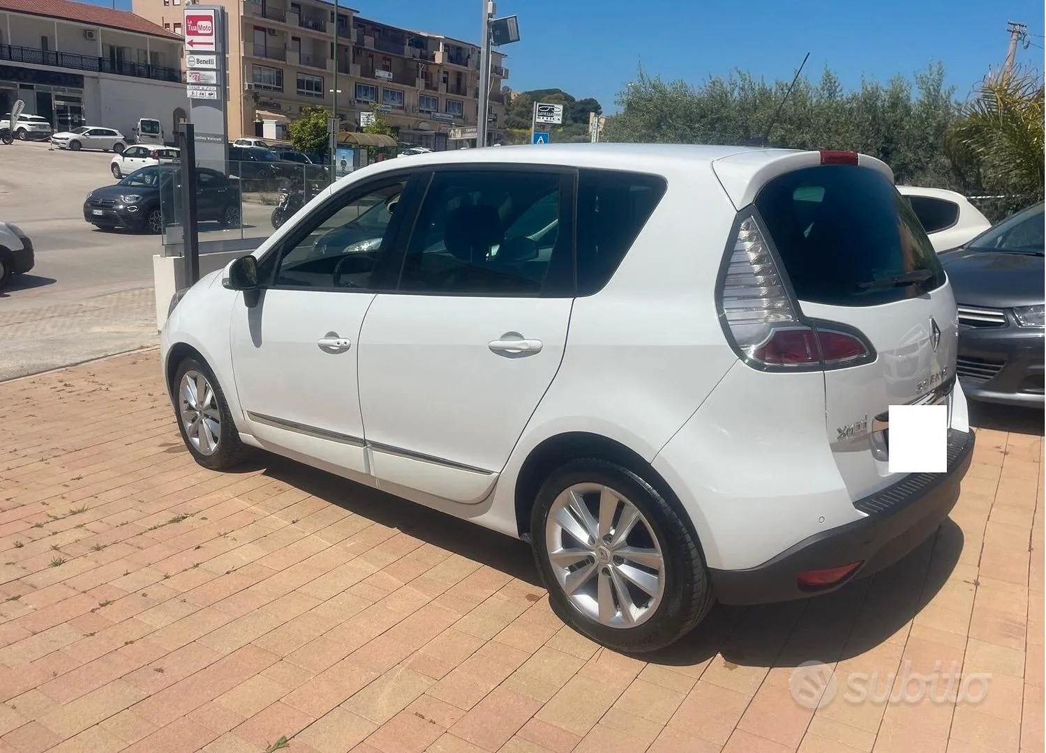Renault Scenic 2014 photo 2