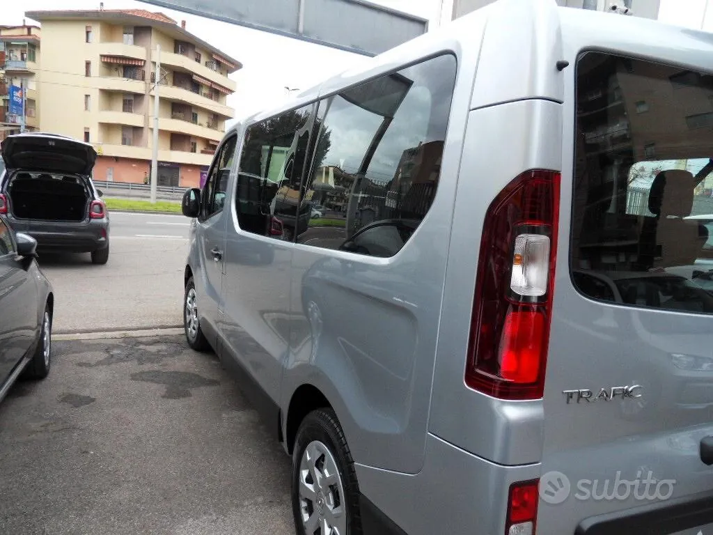 Renault Trafic 2024 photo 5