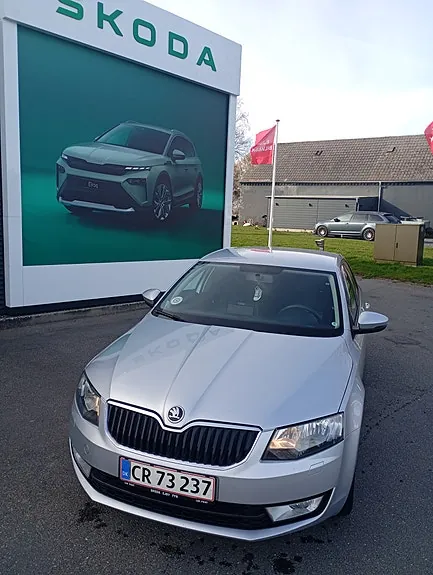 Skoda Octavia 2013 photo 2