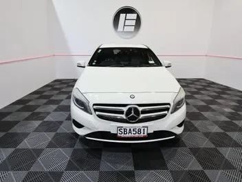 Mercedes-Benz A 180 2014 photo 3