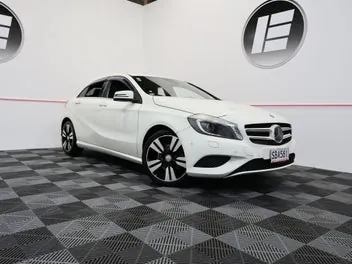 Mercedes-Benz A 180 2014 photo 2