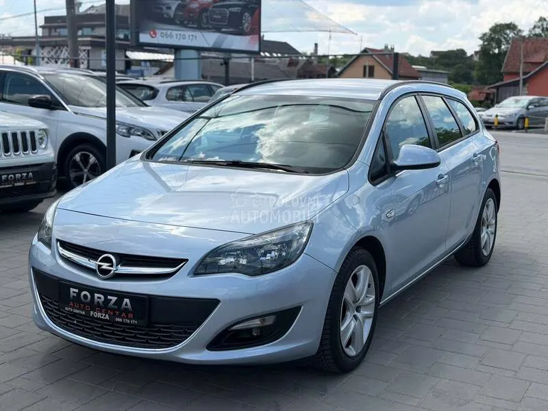 Opel Astra J 2015 photo 2