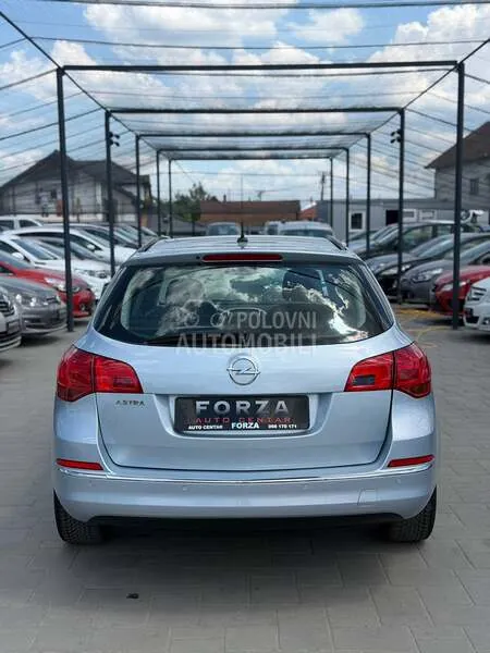 Opel Astra J 2015 photo 5