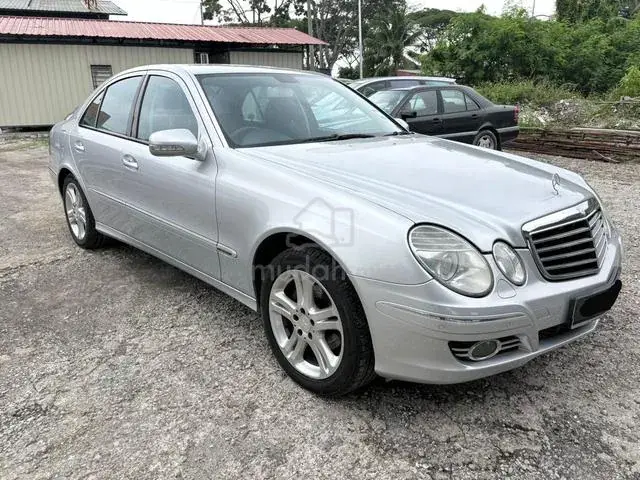 Mercedes-Benz E200