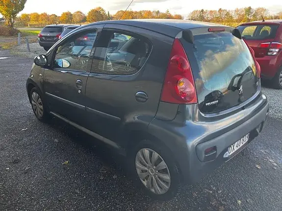 Peugeot 107 2009 photo 2