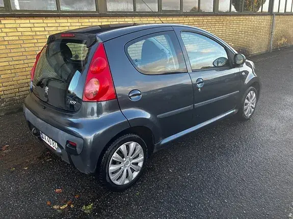 Peugeot 107 2009 photo 3