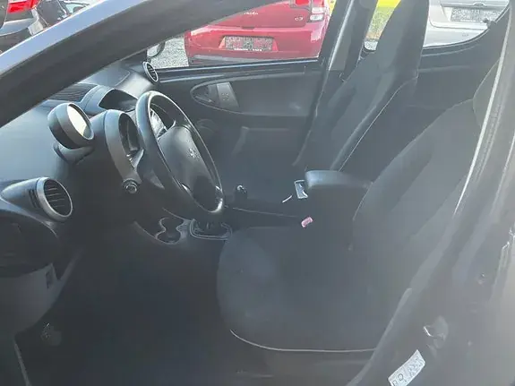 Peugeot 107 2009 photo 5