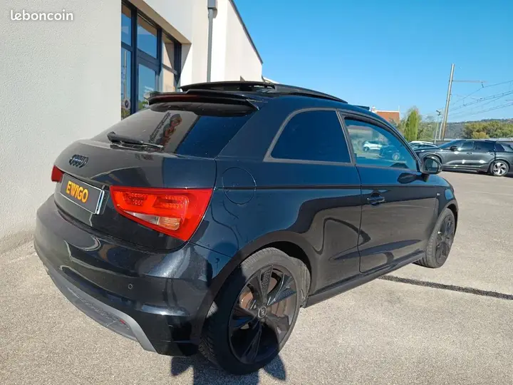 Audi A1 2011 photo 2