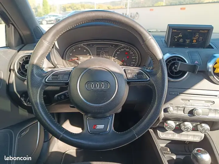 Audi A1 2011 photo 4