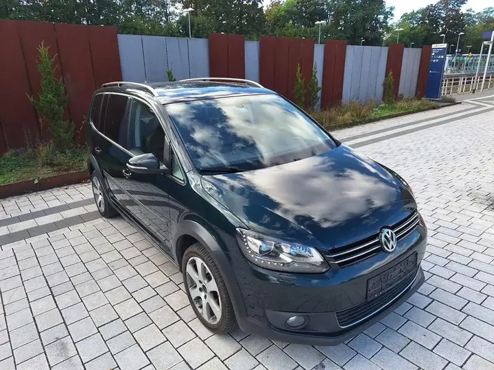 Volkswagen Touran Cross
