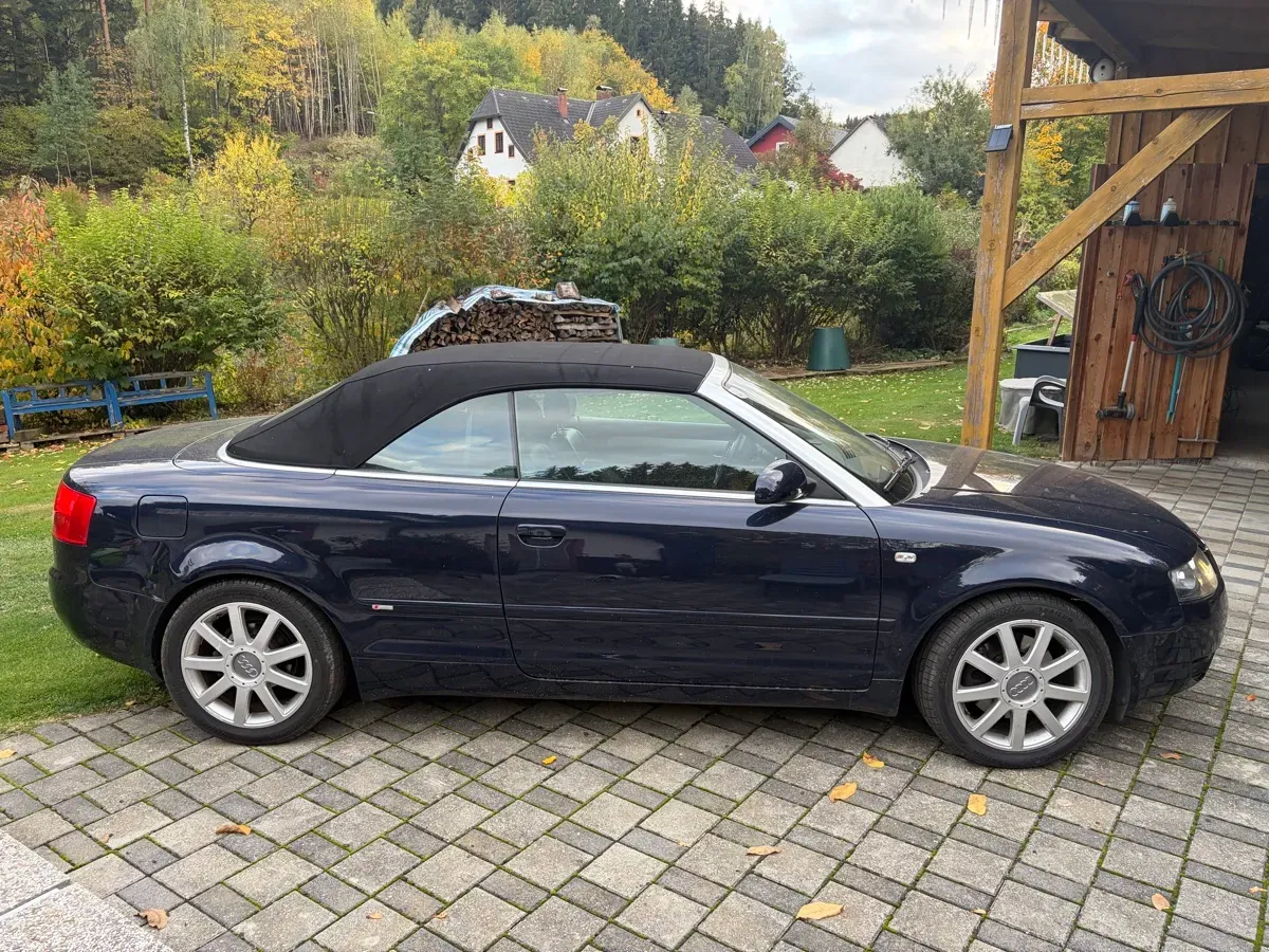 Audi A4 2004 photo 2