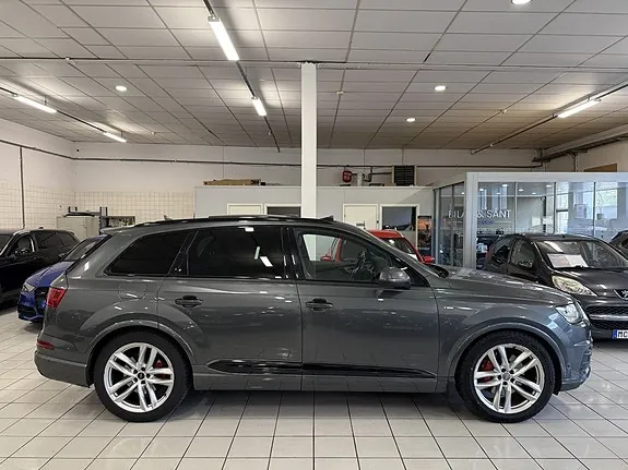 Audi Q7 2016 photo 2