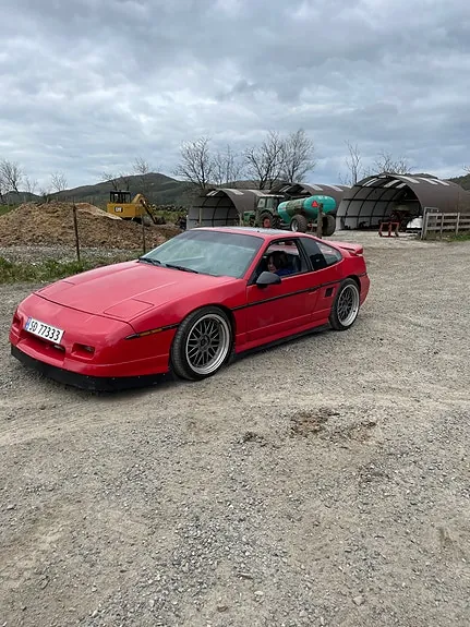 Pontiac Fiero 1986 photo 4