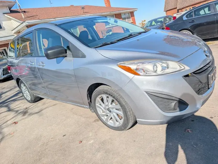 Mazda Mazda5 2013 photo 3
