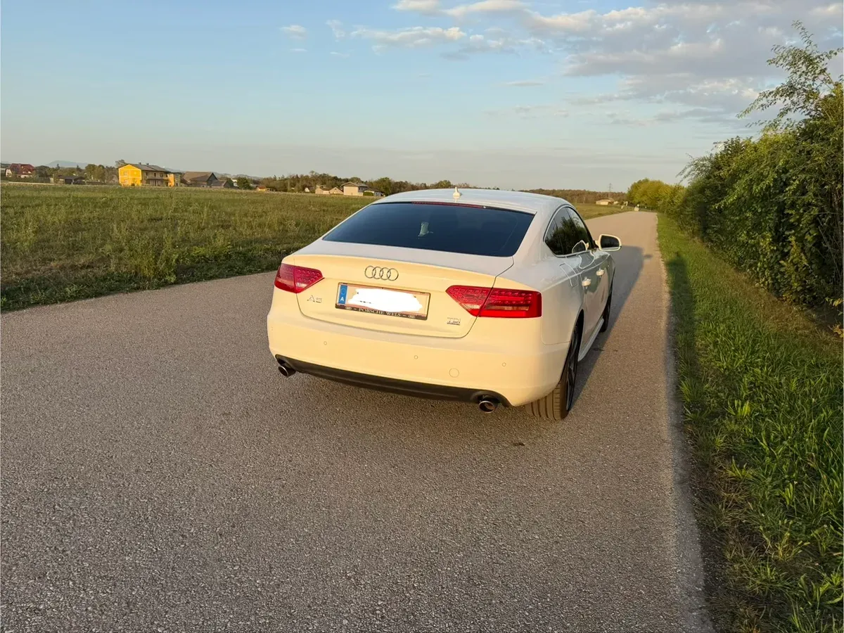 Audi A5 2011 photo 3