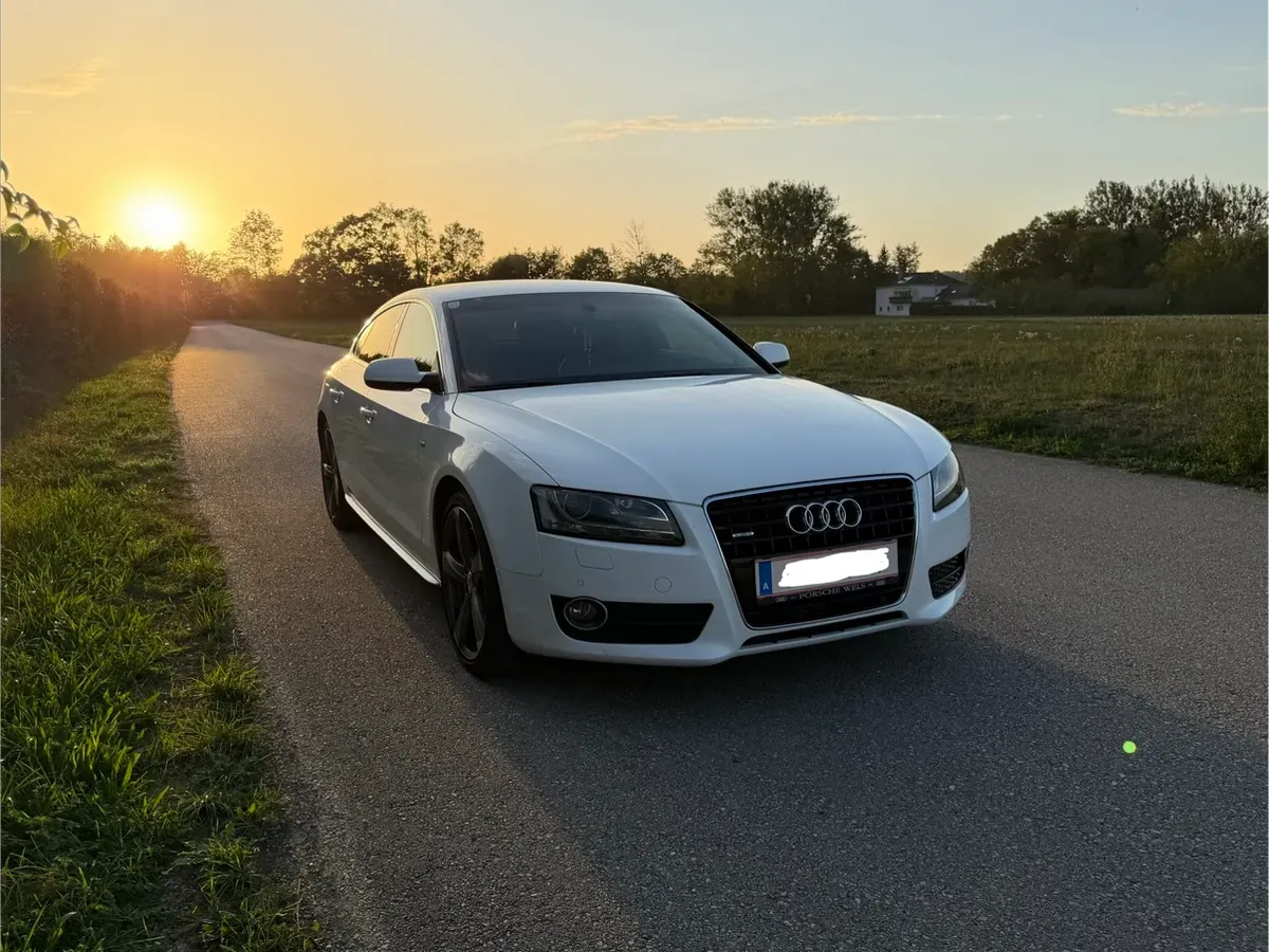Audi A5 2011 photo 2
