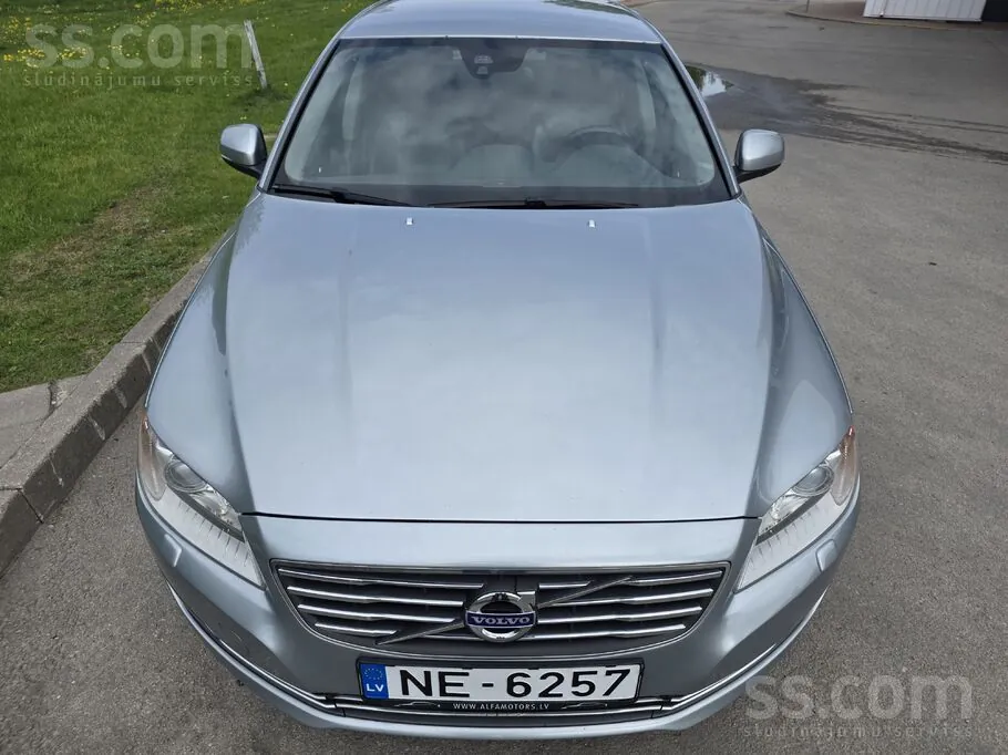Volvo V70 2013 photo 2