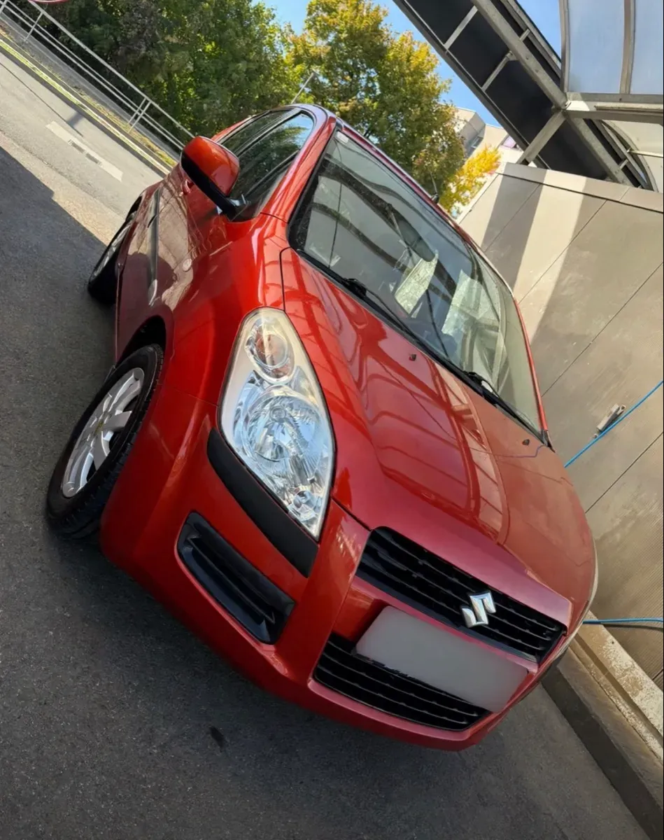 Suzuki Splash 2011 photo 2
