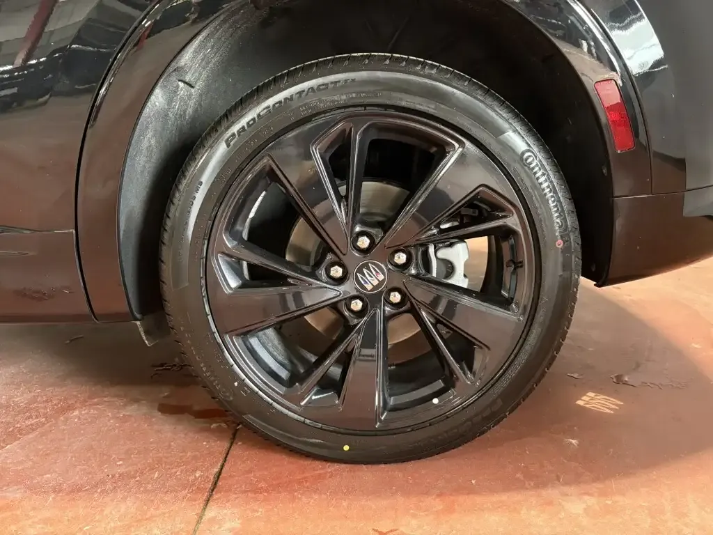 Buick Envision 2026 photo 4