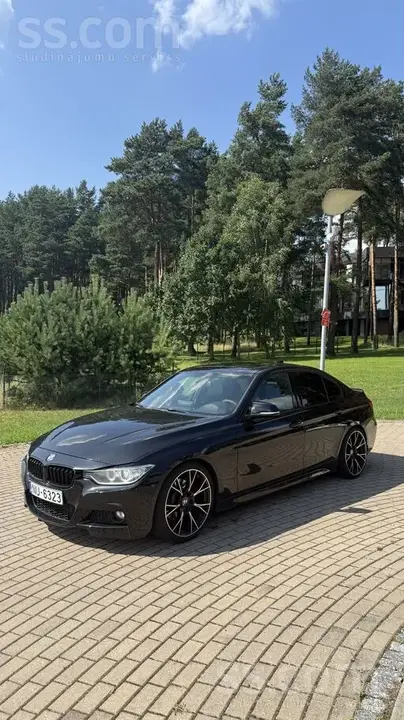 BMW 330 2012 photo 2