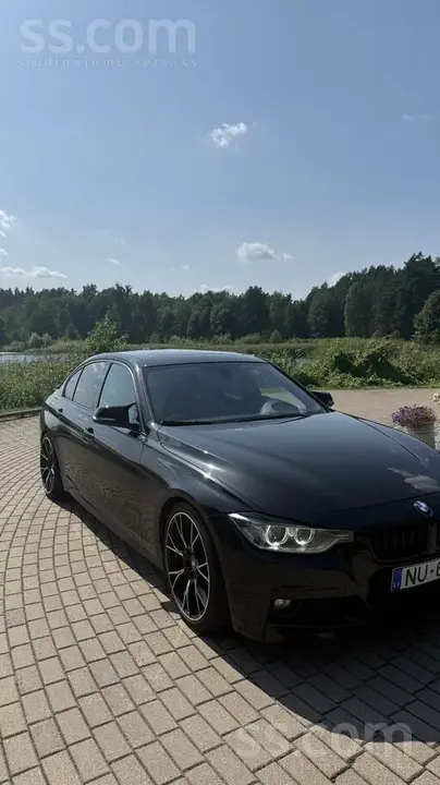 BMW 330 2012 photo 3