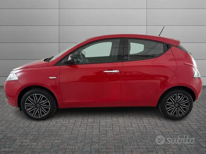 Lancia Ypsilon 2021 photo 2